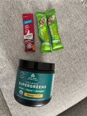 Organic Supergreens Mango - Organic Supergreens Powder (Green)